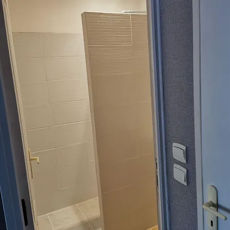 La Chaumiere D Hotell 2*