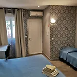 La Chaumiere D מלון אגדה