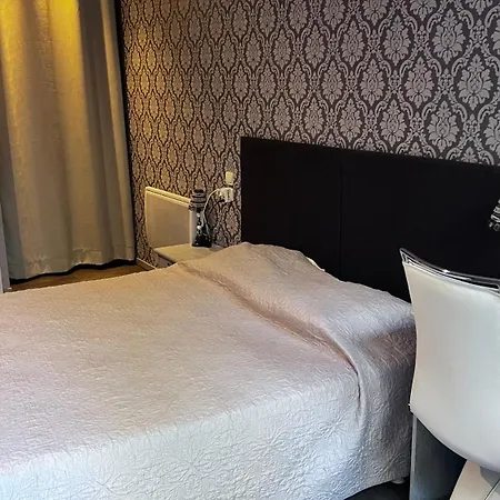 La Chaumiere D Hotel 2*
