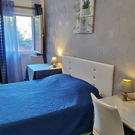 La Chaumiere D 2*