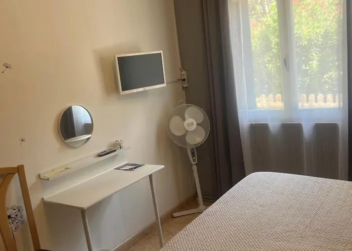 La Chaumiere D Otel 2*