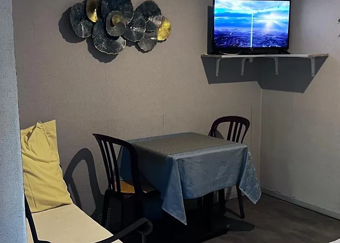 La Chaumiere D Otel Agde